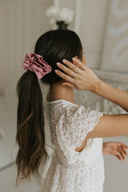 Chouchou à volants - Satin rose vintage