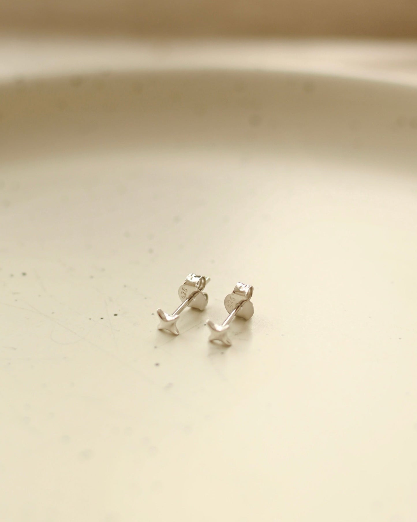 Boucles d'oreilles Éclipse Studs